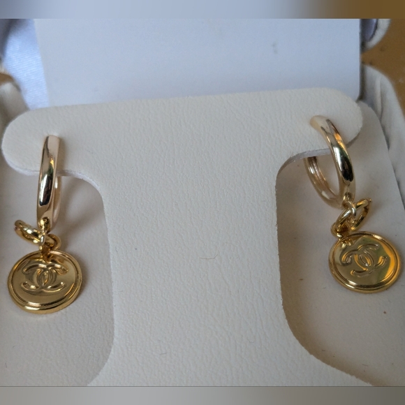 Chanel - Picture 8 of 10